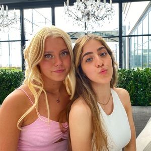 Meet your Posher, Tina